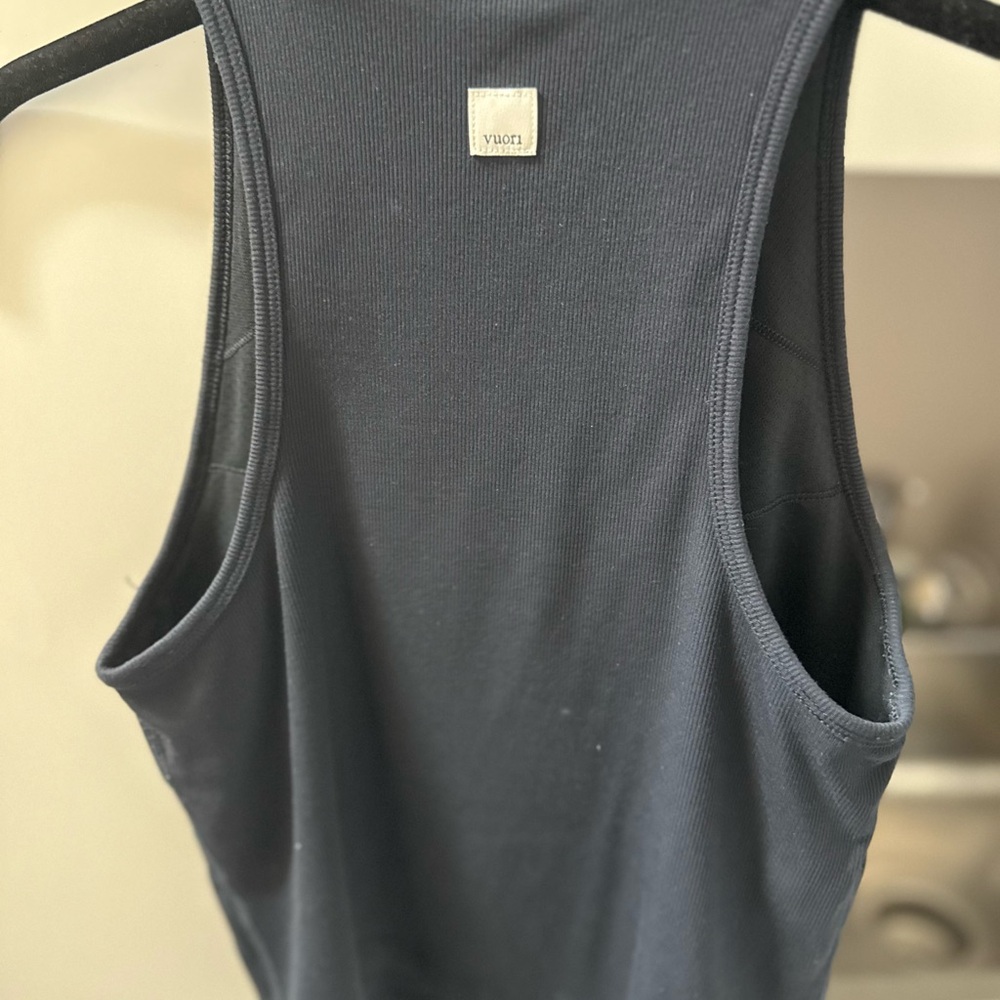 Vuori Pose Plyo Tank - Picture 11 of 14